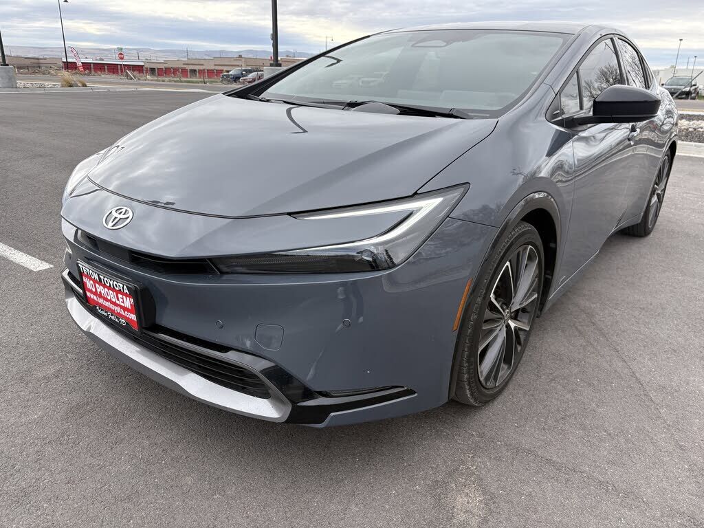 2025 TOYOTA PRIUS