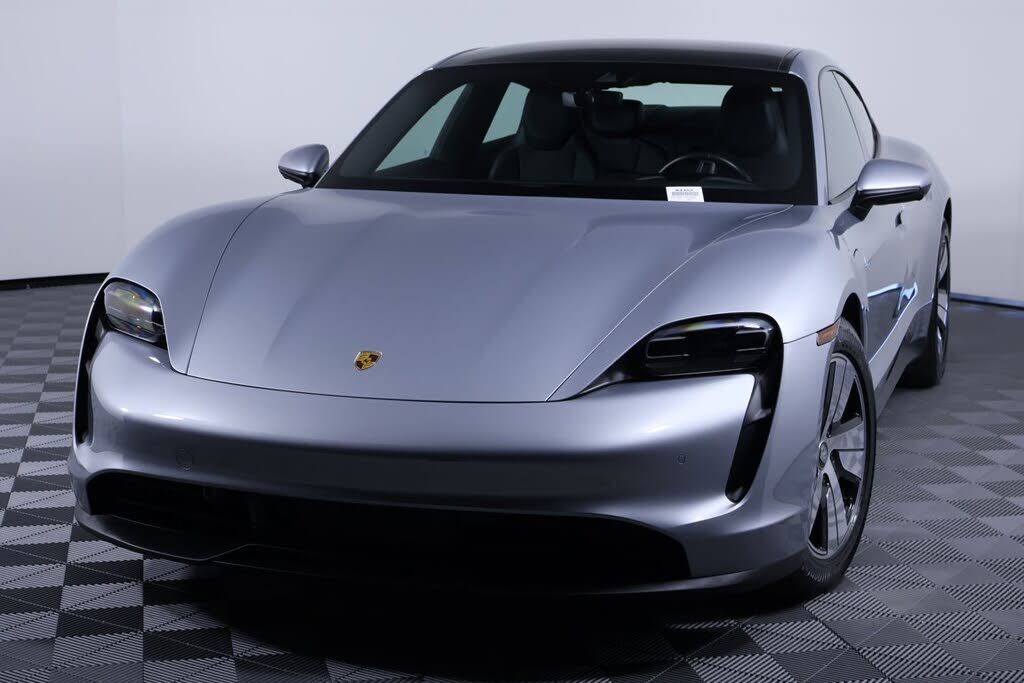 2022 PORSCHE Taycan