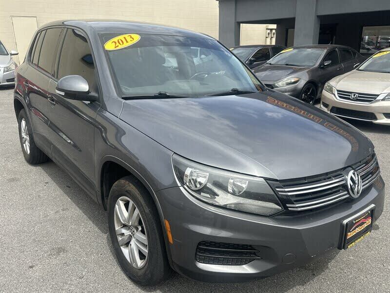 2013 VOLKSWAGEN Tiguan