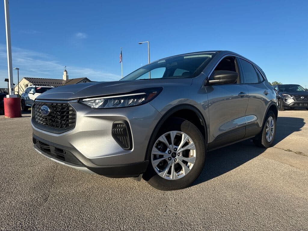2024 FORD Escape