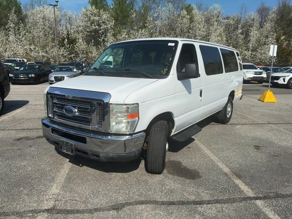 2013 FORD E-350