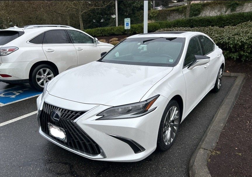 2022 LEXUS ES