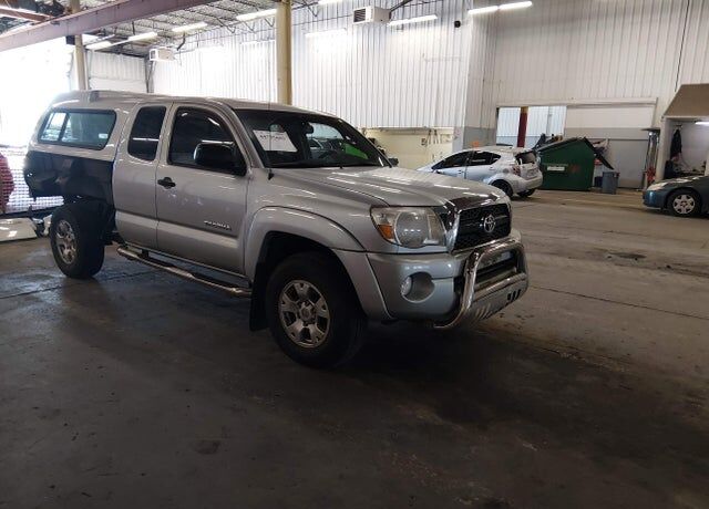 2011 TOYOTA Tacoma