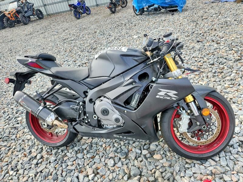 2026 SUZUKI GSX-R750