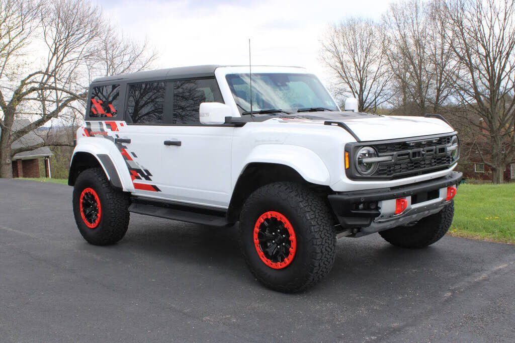 2024 FORD Bronco