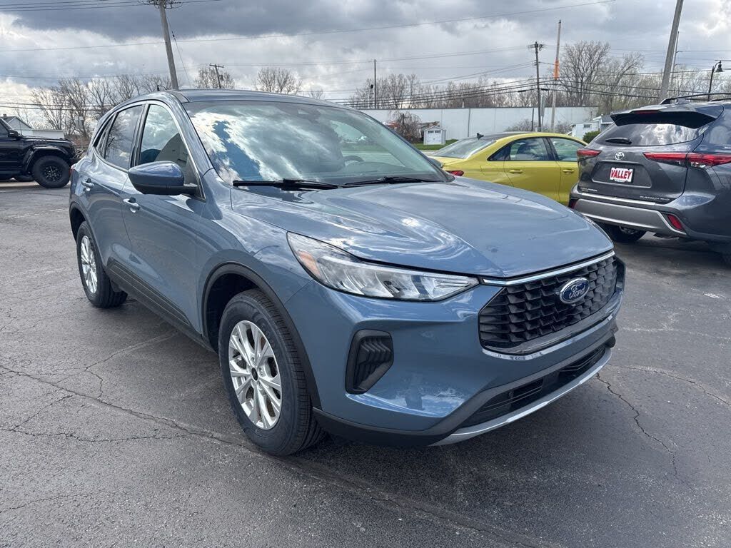 2023 FORD Escape