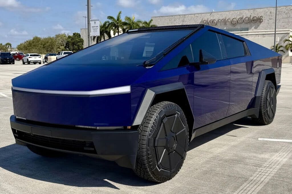 2024 TESLA Cybertruck