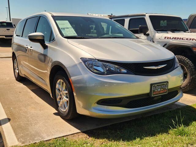 2023 CHRYSLER Voyager