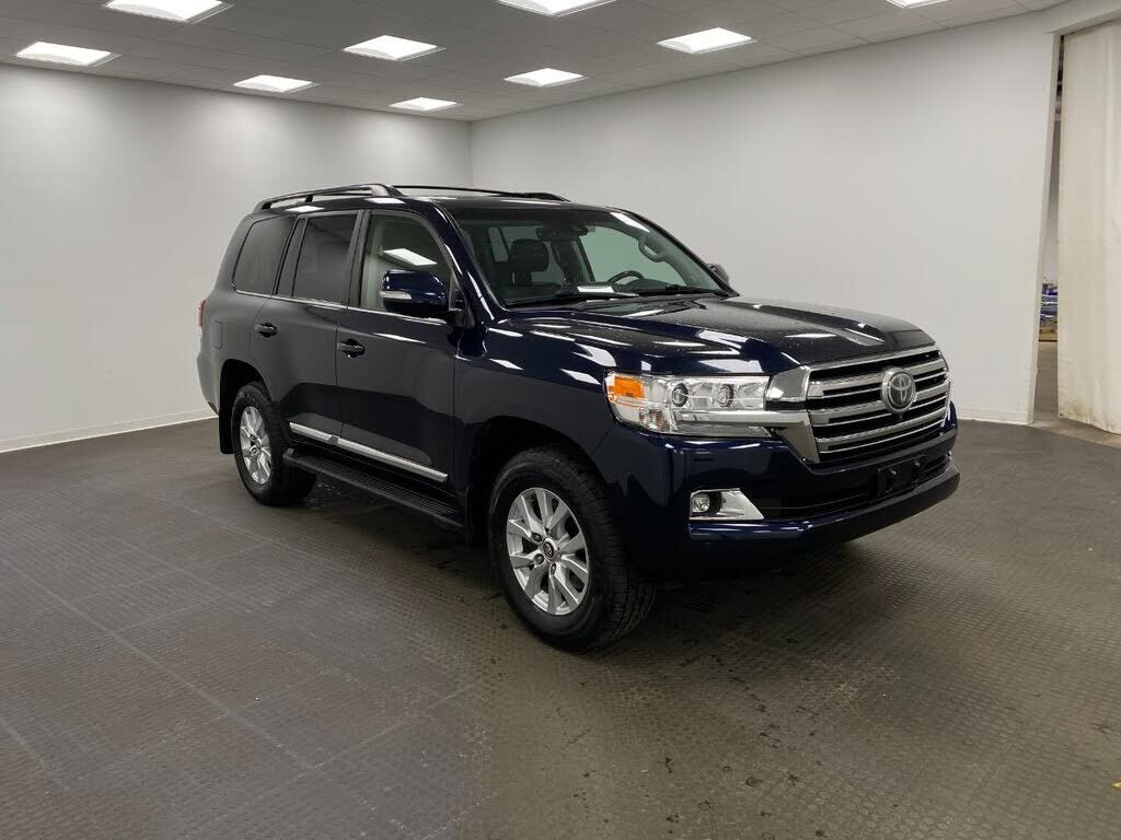 2017 TOYOTA Land Cruiser
