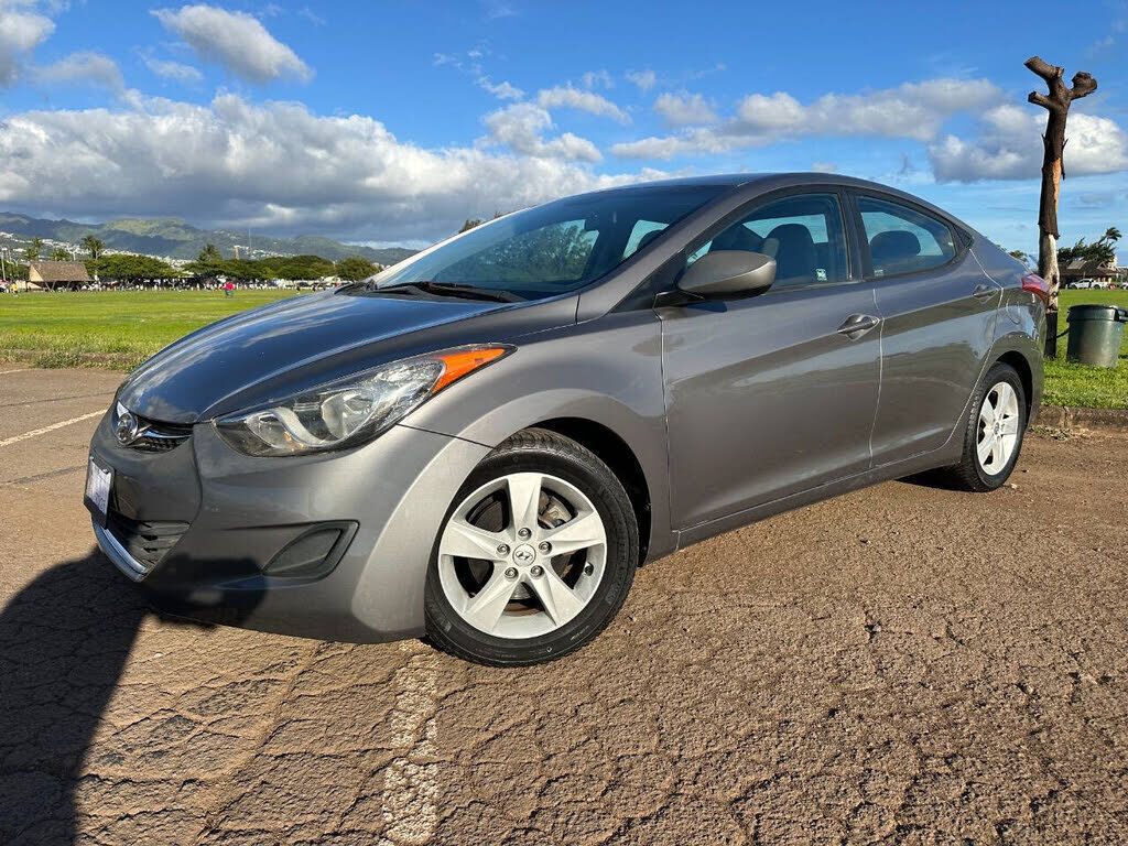 2011 HYUNDAI Elantra