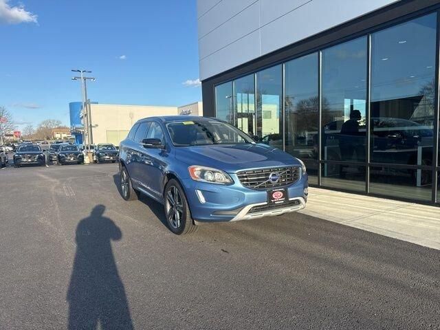 2017 VOLVO XC60