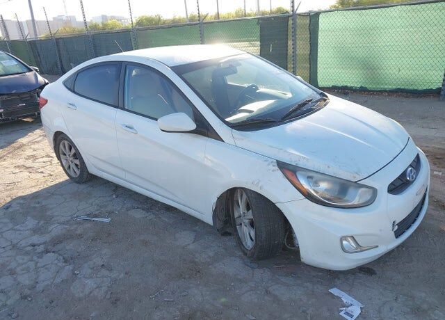 2013 HYUNDAI Accent