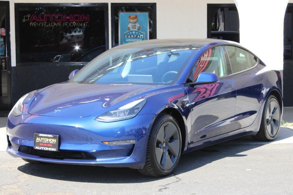 2022 TESLA Model 3