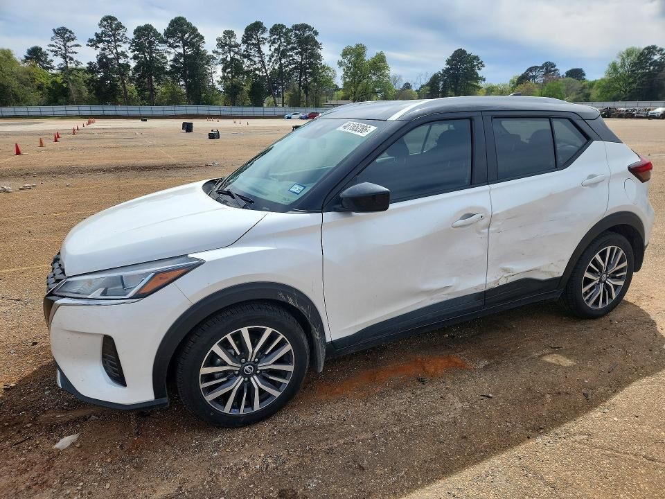 2021 NISSAN Kicks
