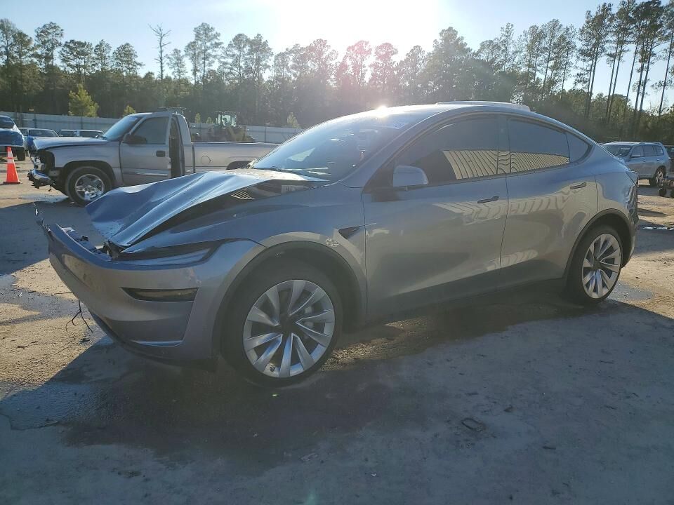 2026 TESLA Model Y