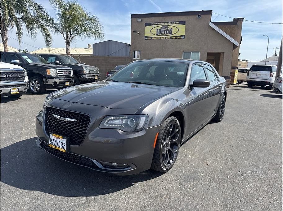 2019 CHRYSLER 300