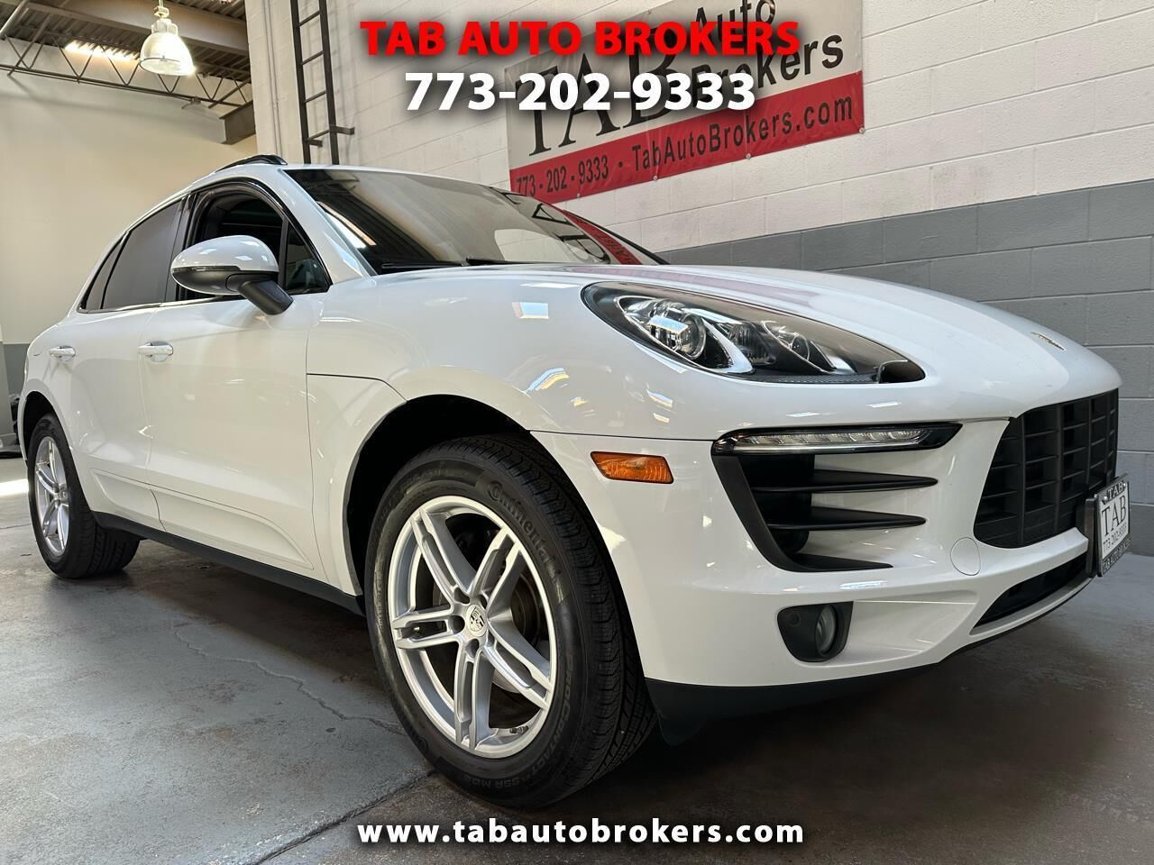 2018 PORSCHE Macan