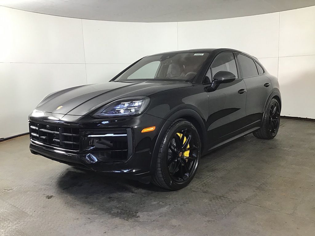 2025 PORSCHE Cayenne