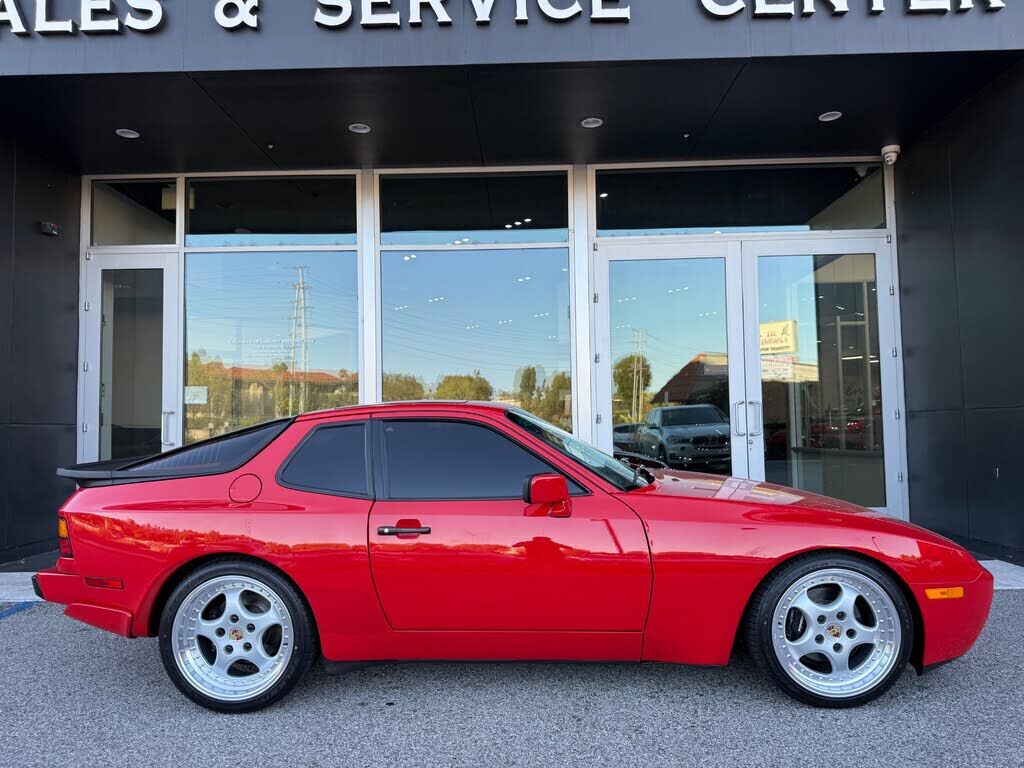 1987 PORSCHE 944