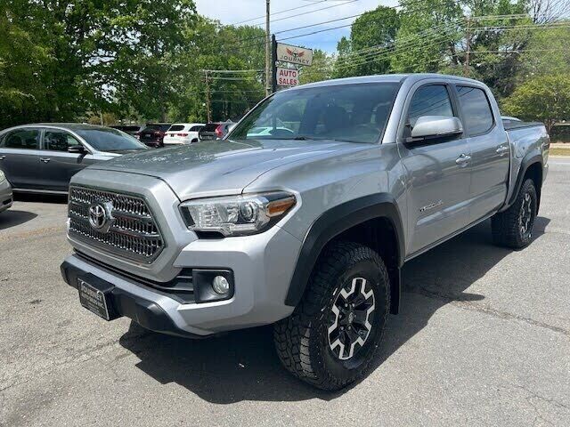 2017 TOYOTA Tacoma