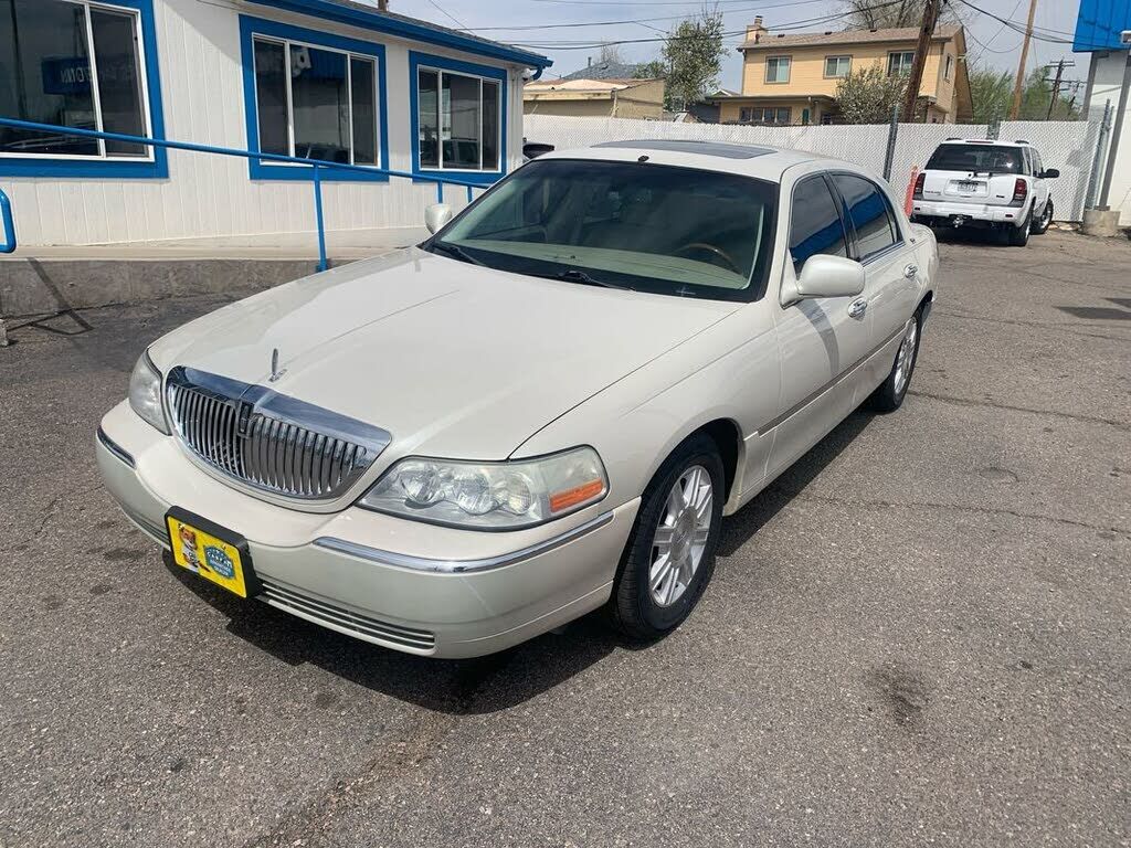 2006 LINCOLN Town Car