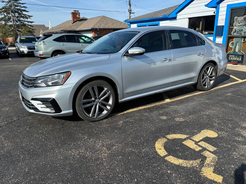 2016 VOLKSWAGEN Passat