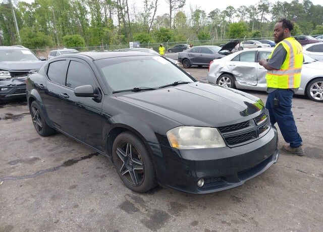 2013 DODGE Avenger