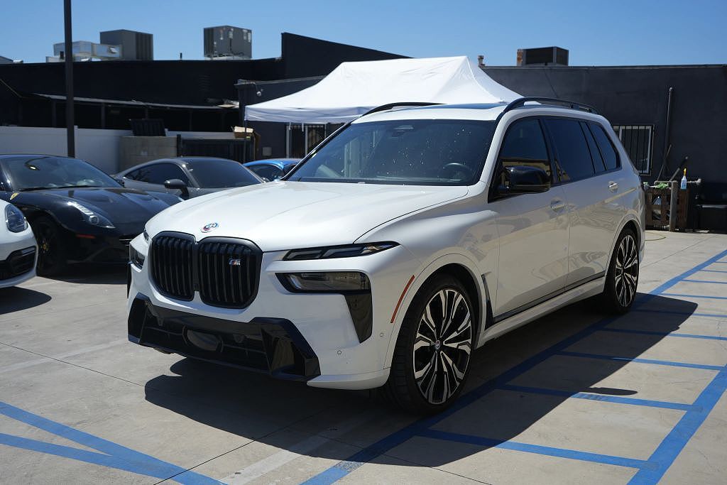 2023 BMW X7