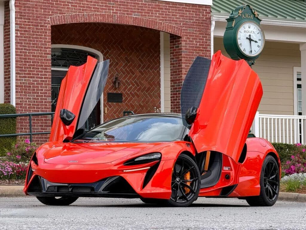 2023 MCLAREN ARTURA
