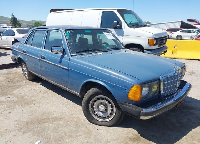 1982 MERCEDES-BENZ 300