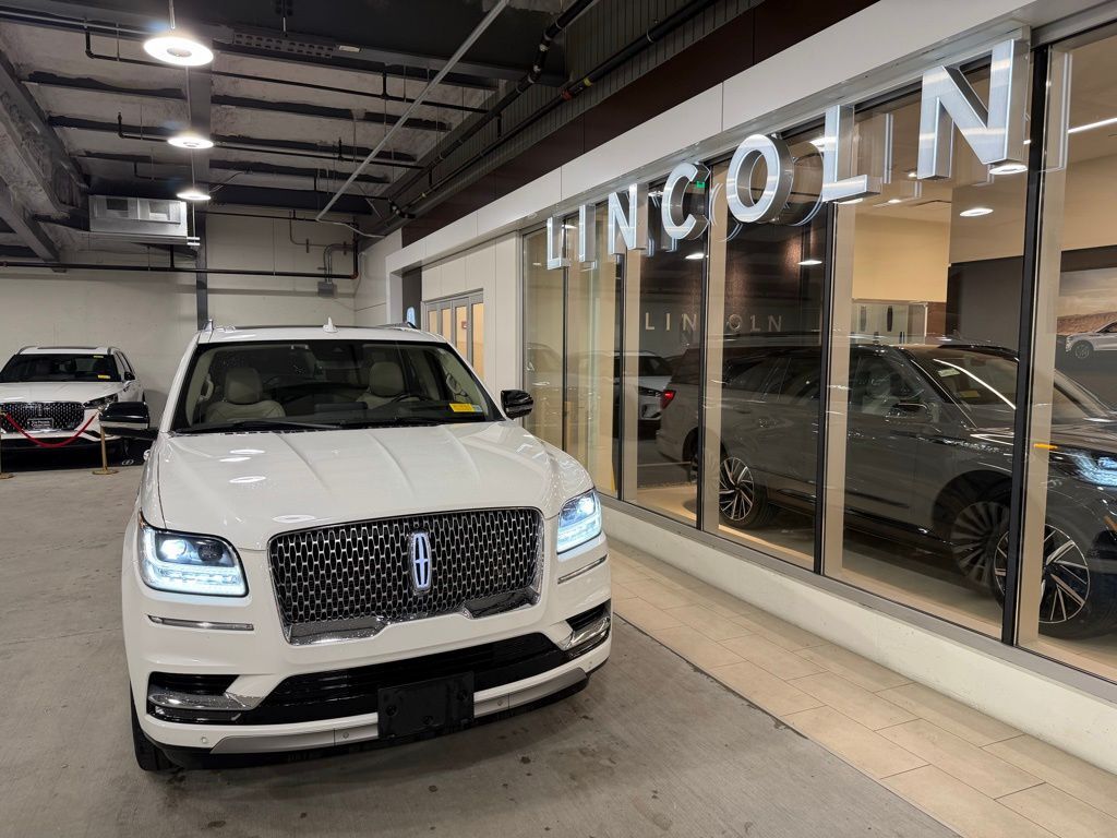 2021 LINCOLN Navigator L