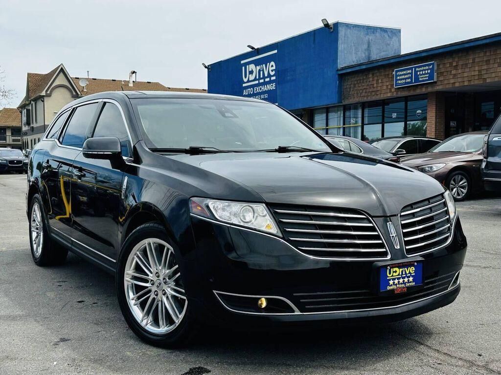 2019 LINCOLN MKT