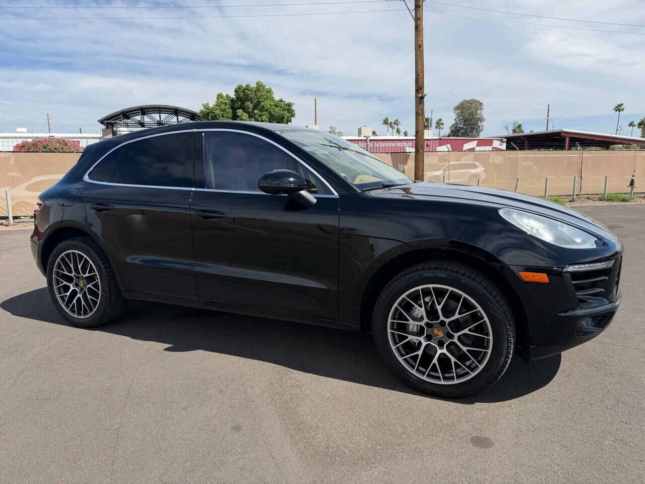 2016 PORSCHE Macan