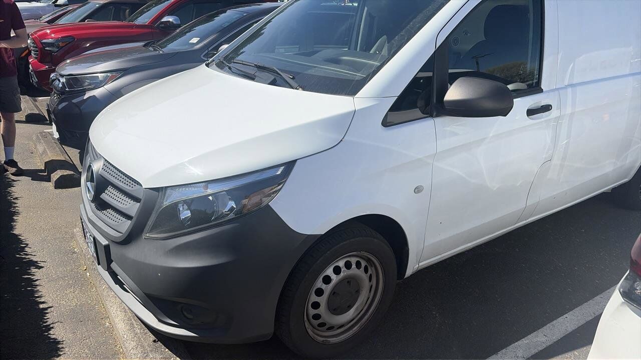 2019 MERCEDES-BENZ METRIS