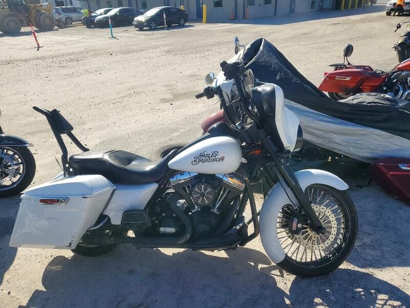 2013 HARLEY DAVIDSON Street Glide