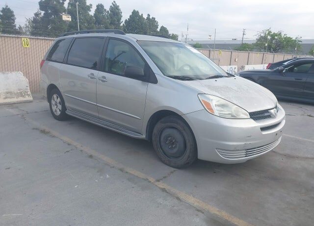 2004 TOYOTA Sienna