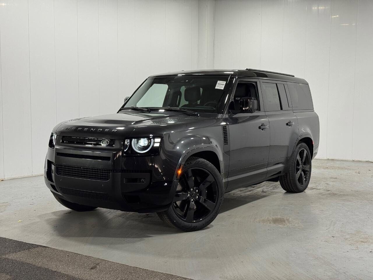 2026 LAND ROVER Defender