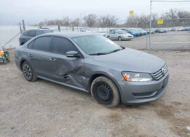 2012 VOLKSWAGEN Passat