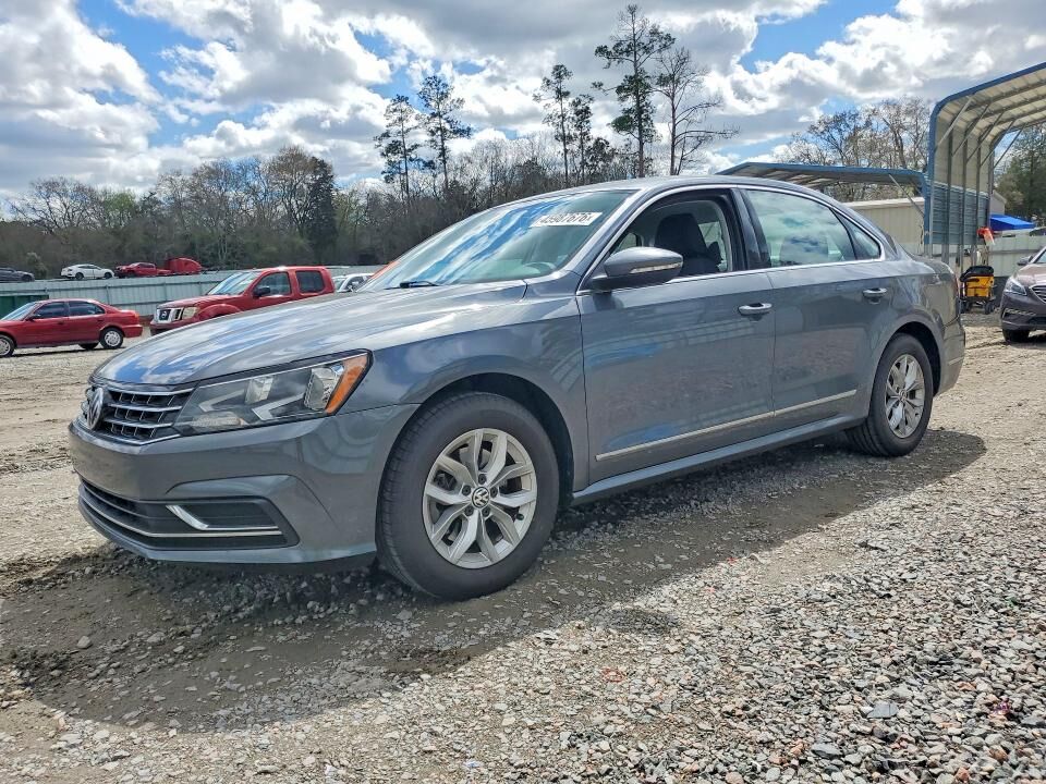 2017 VOLKSWAGEN Passat