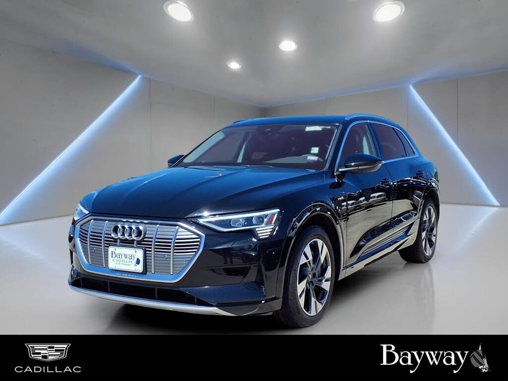 2021 AUDI e-tron