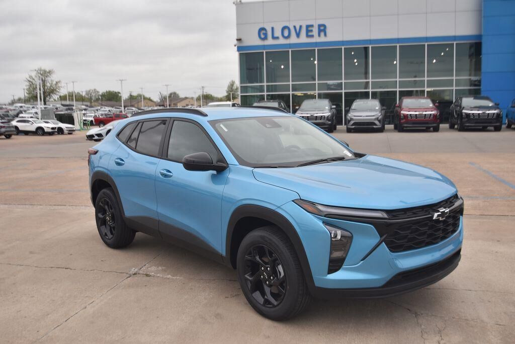 2026 CHEVROLET Trax