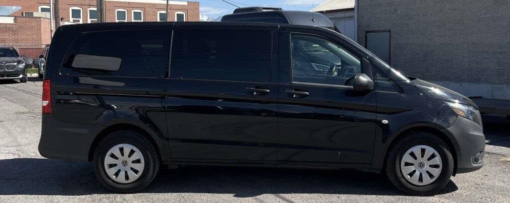 2023 MERCEDES-BENZ METRIS