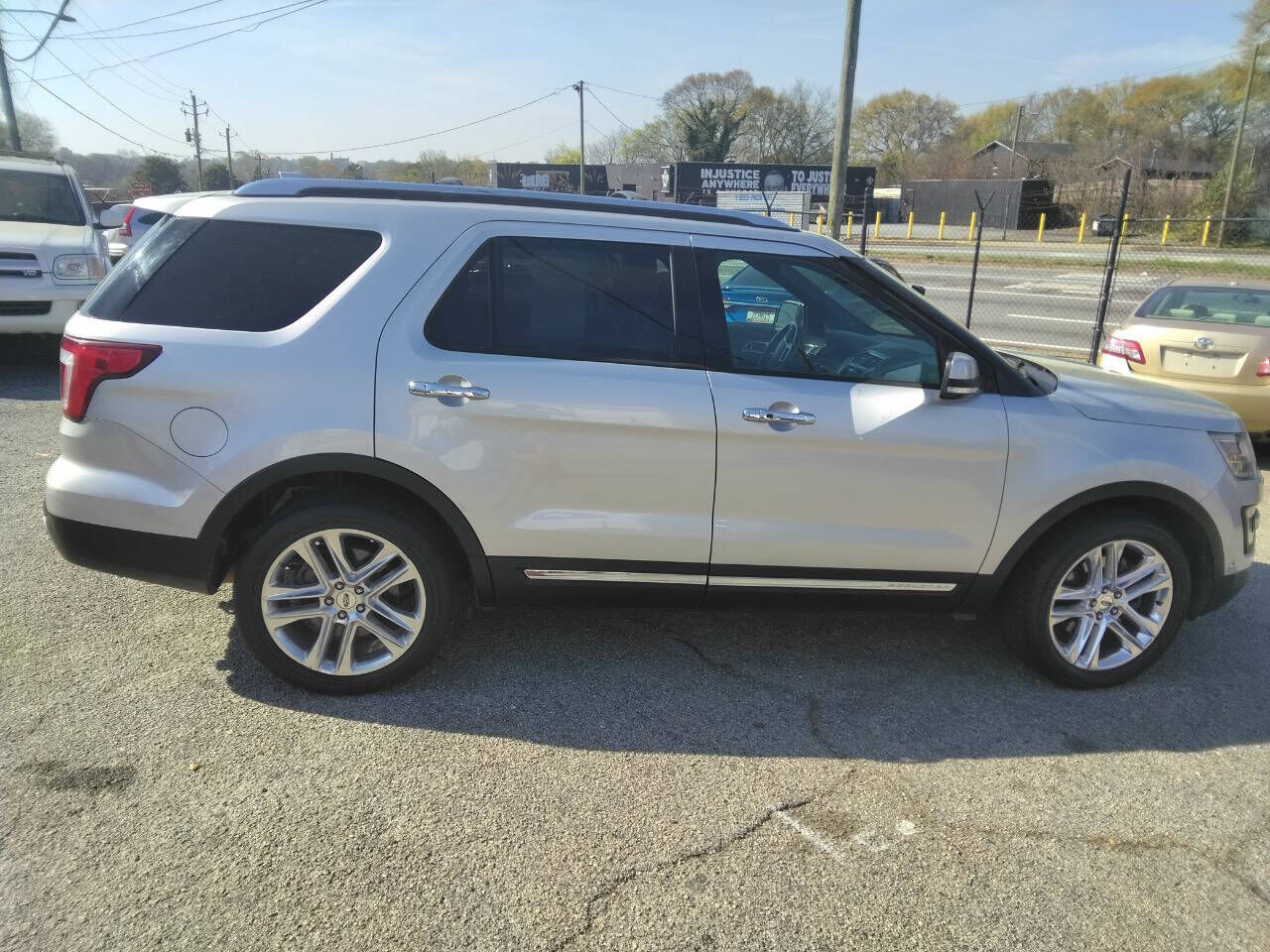 2017 FORD Explorer