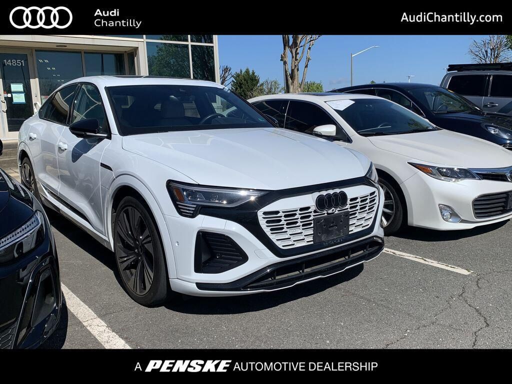 2024 AUDI Q8