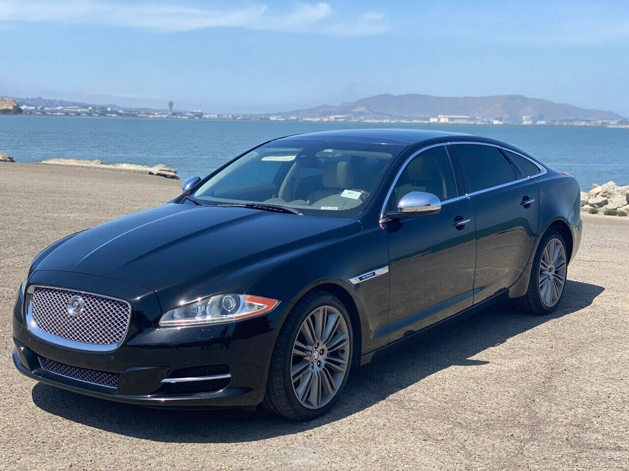 2011 JAGUAR XJ