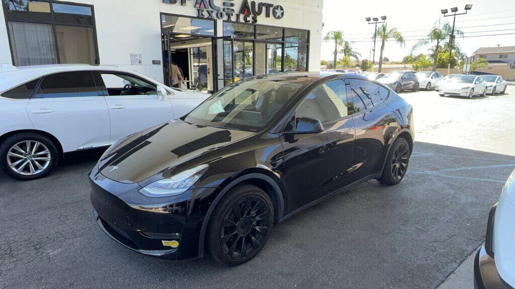 2022 TESLA Model Y