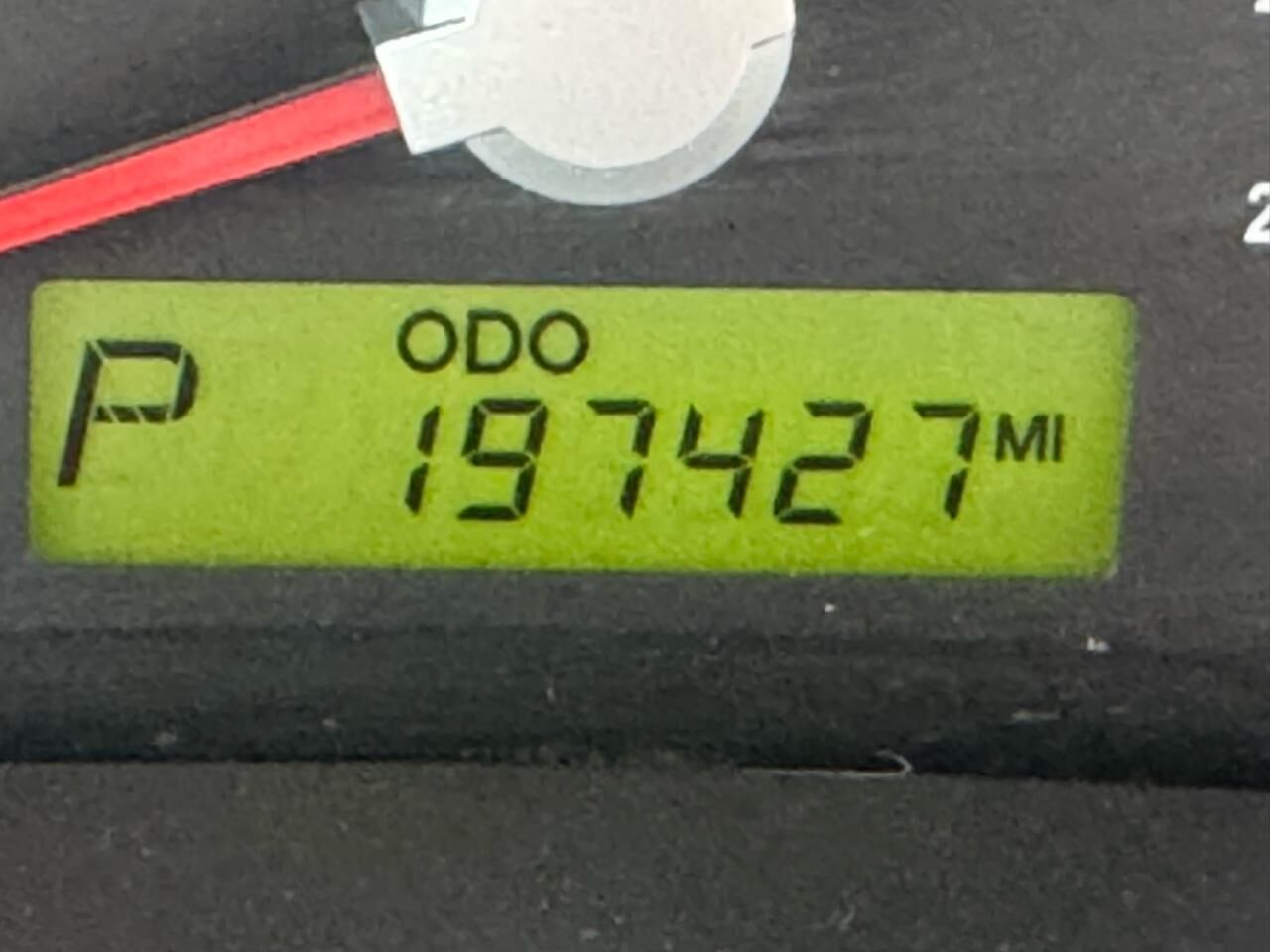 2008 HYUNDAI Entourage