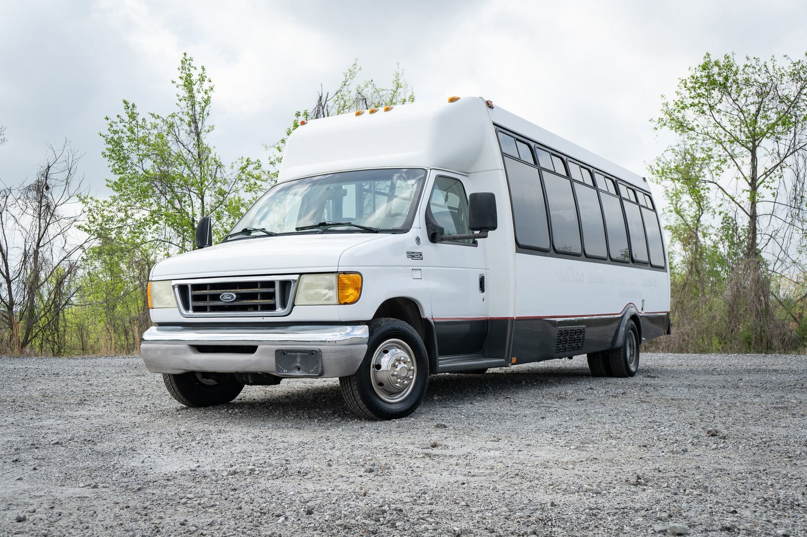 2003 FORD E-450