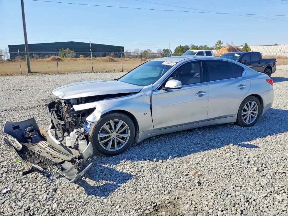 2015 INFINITI Q50