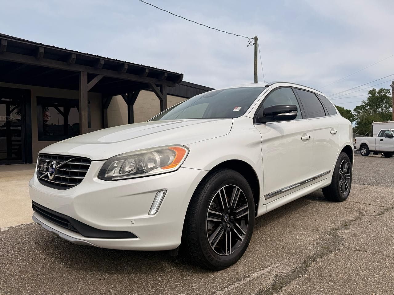 2017 VOLVO XC60